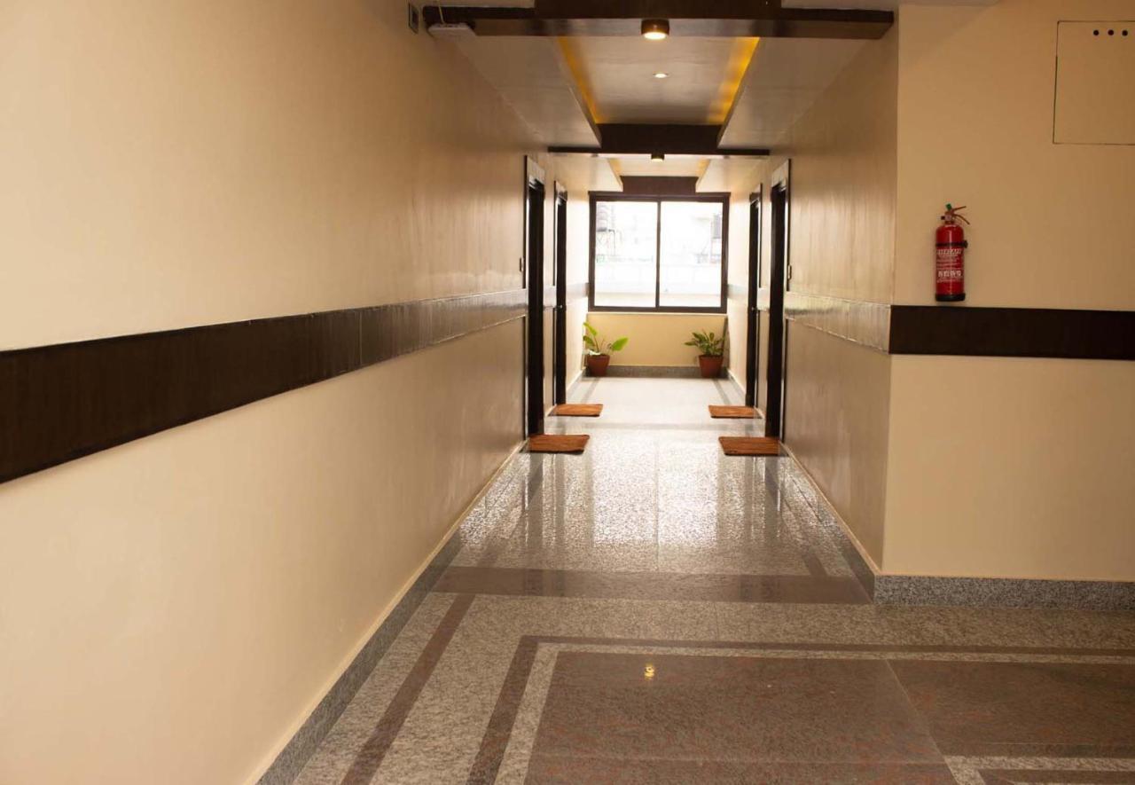 Hotel Silverline Pokhara Bagian luar foto