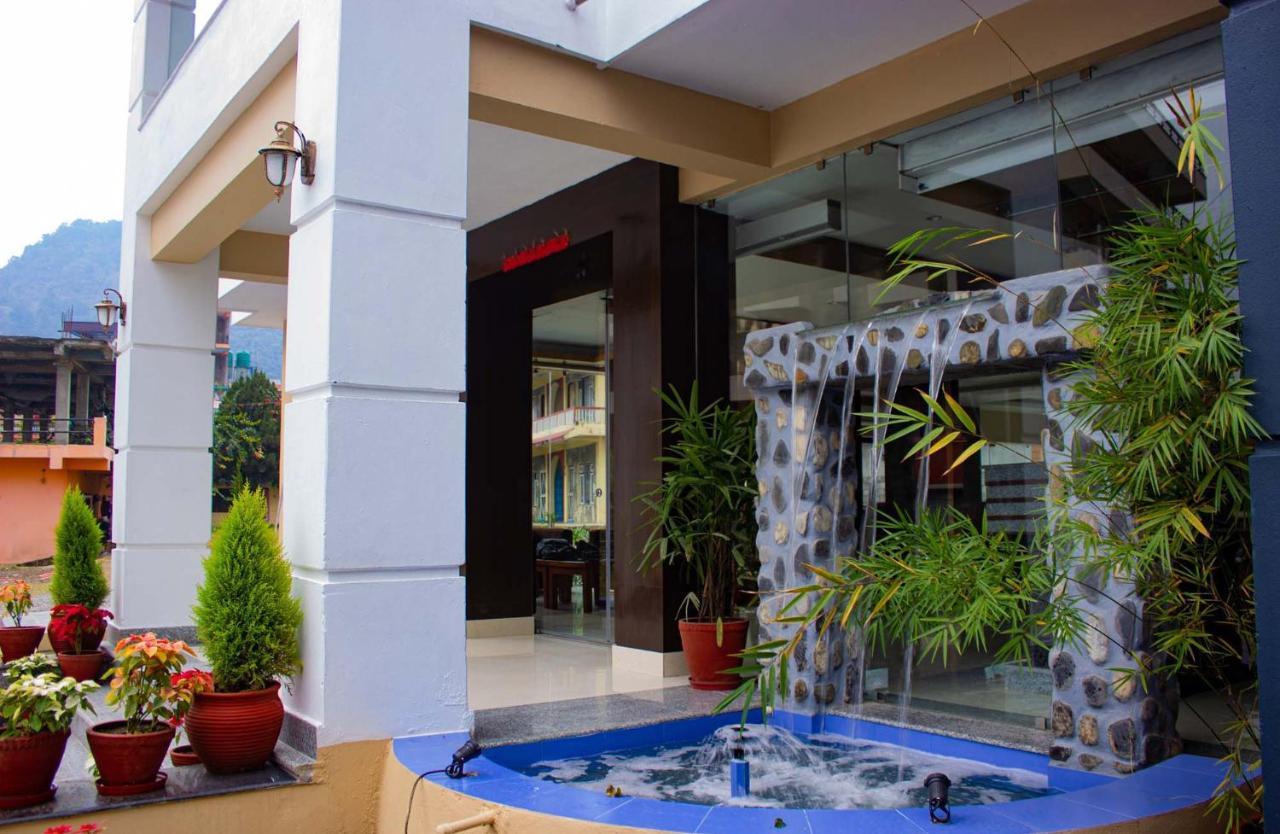 Hotel Silverline Pokhara Bagian luar foto