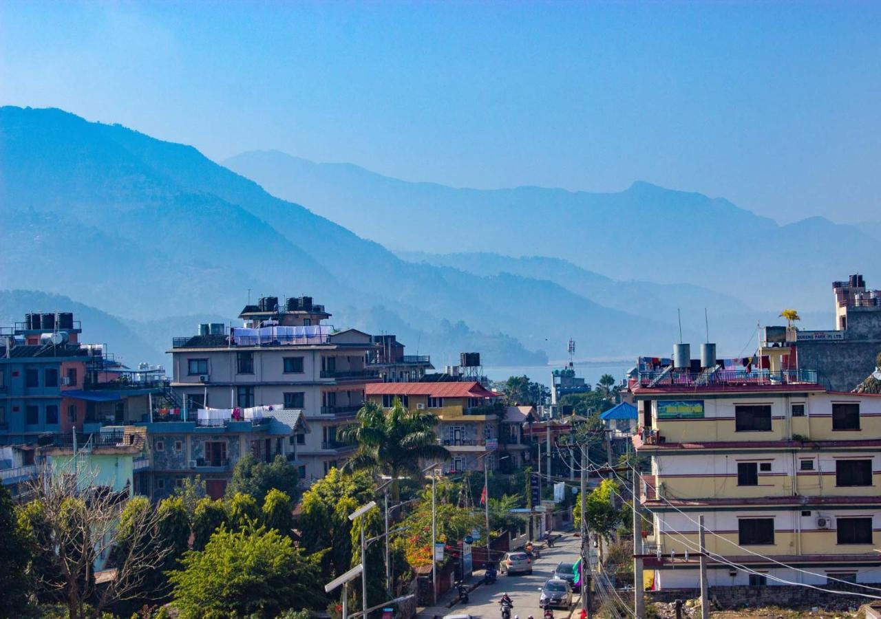 Hotel Silverline Pokhara Bagian luar foto