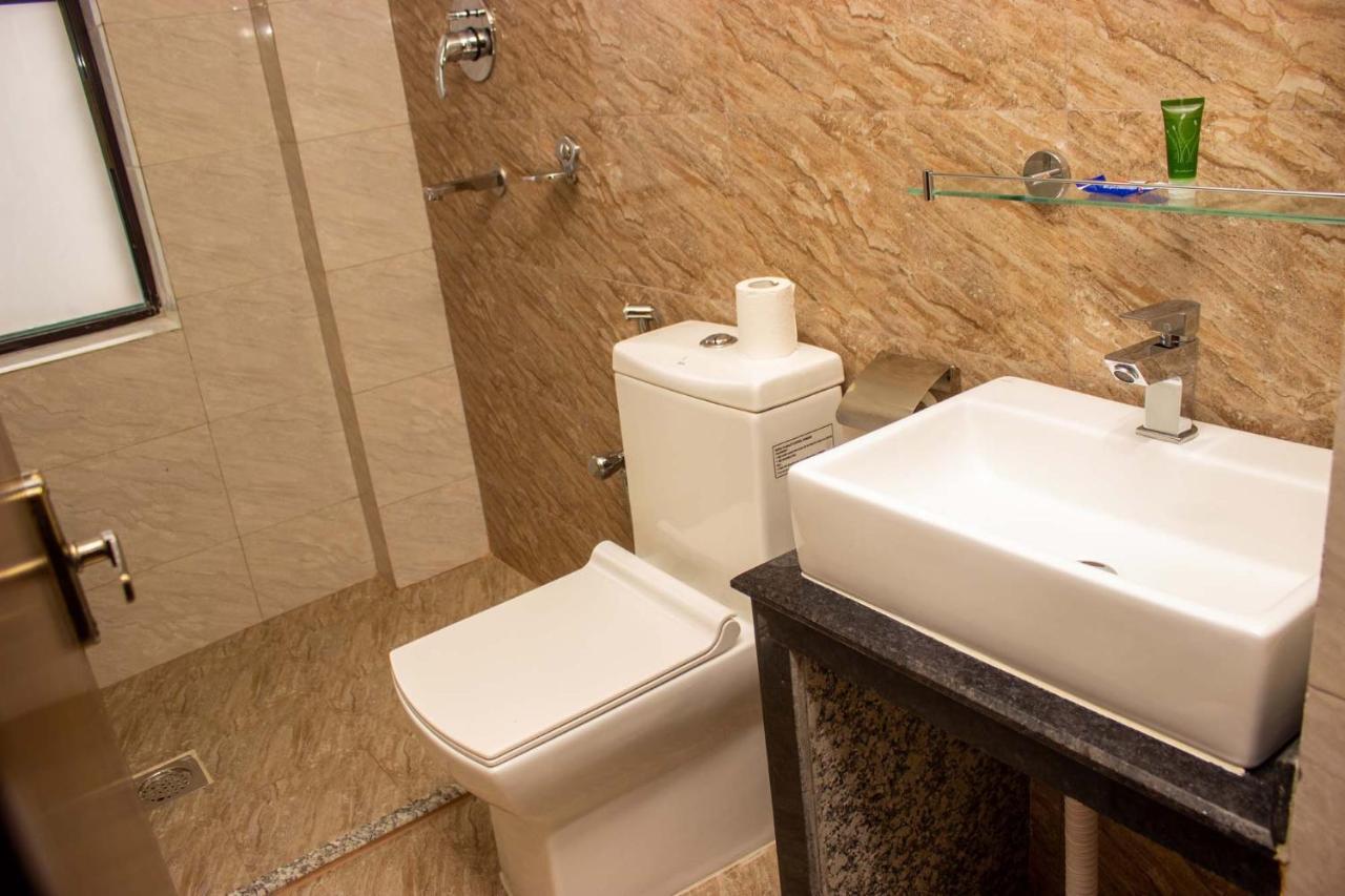 Hotel Silverline Pokhara Bagian luar foto