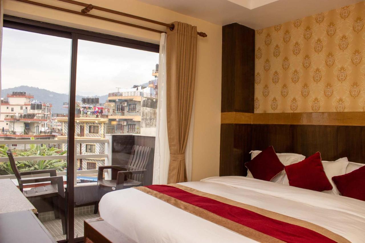 Hotel Silverline Pokhara Bagian luar foto